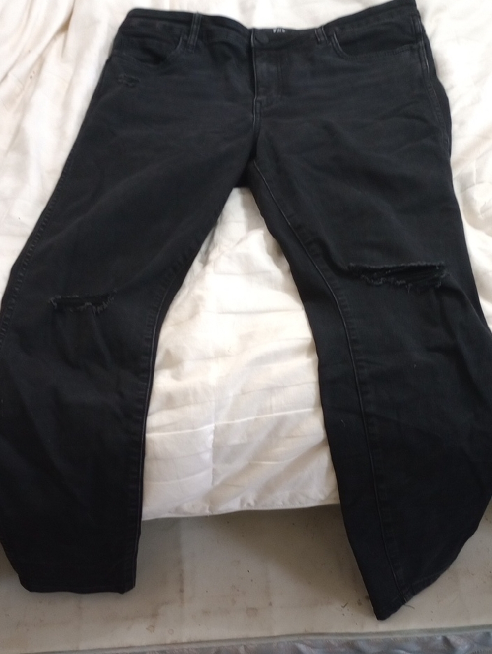 KUT  FROM THE KLOTH Black Distressed Boyfriend Jeans